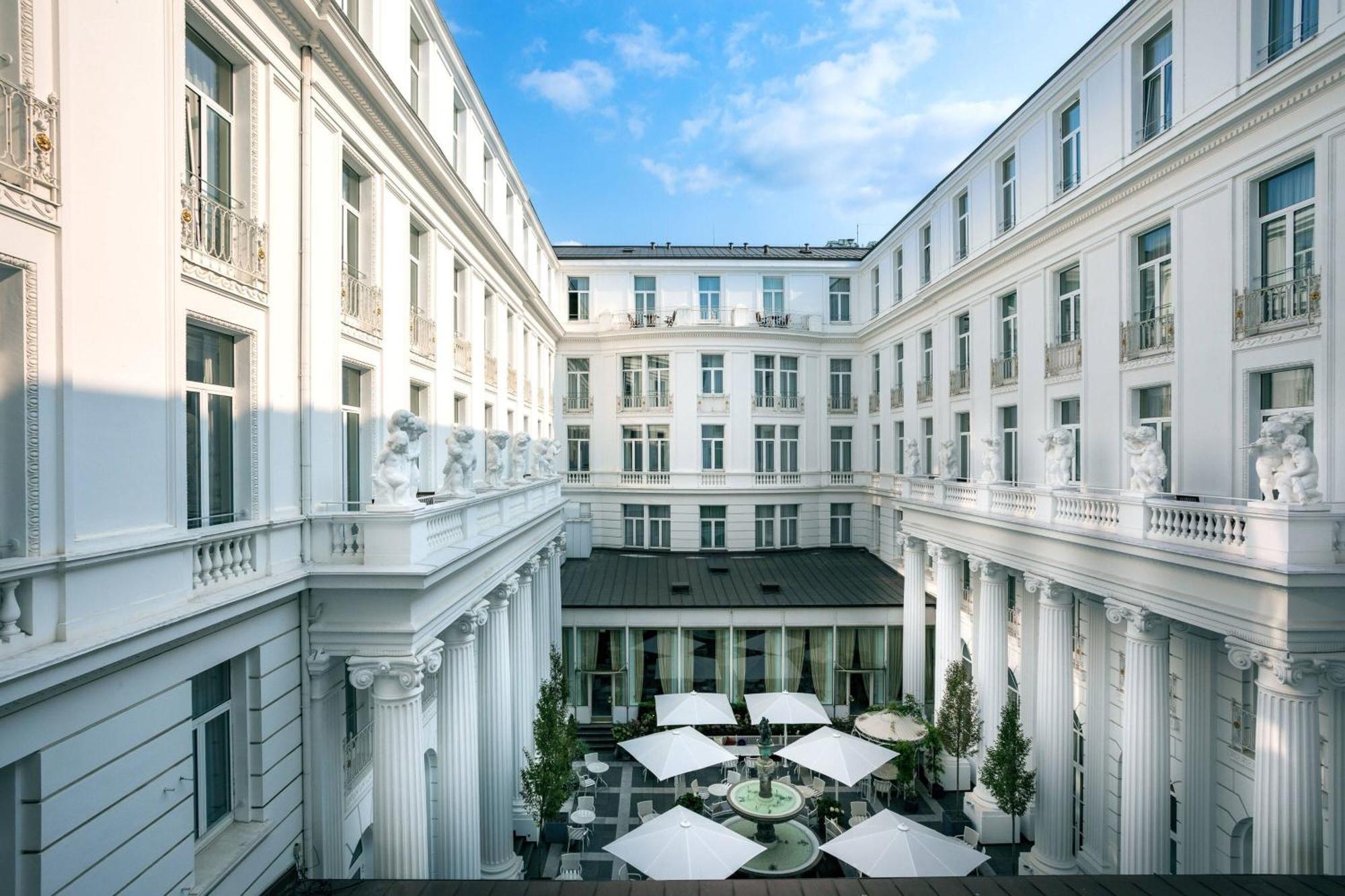 호텔 애틸랜틱 함부르크 오토그래프 컬렉션 함브루크 외부 사진 The hotel's courtyard